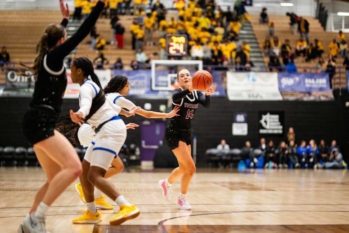 Jefferson Willamette 6A Oregon girls basketball quarterfinal 2024 Naji Saker-49
